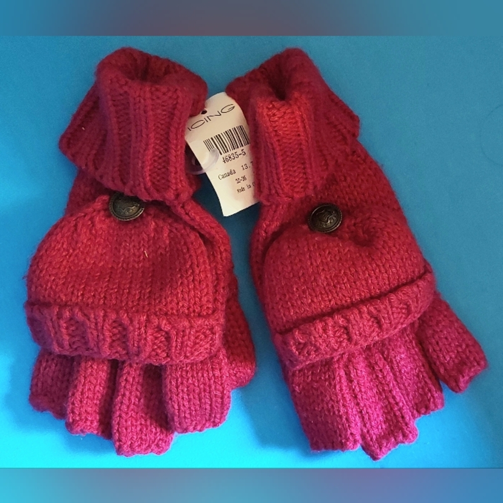 Pink Knitted Gloves by Icing